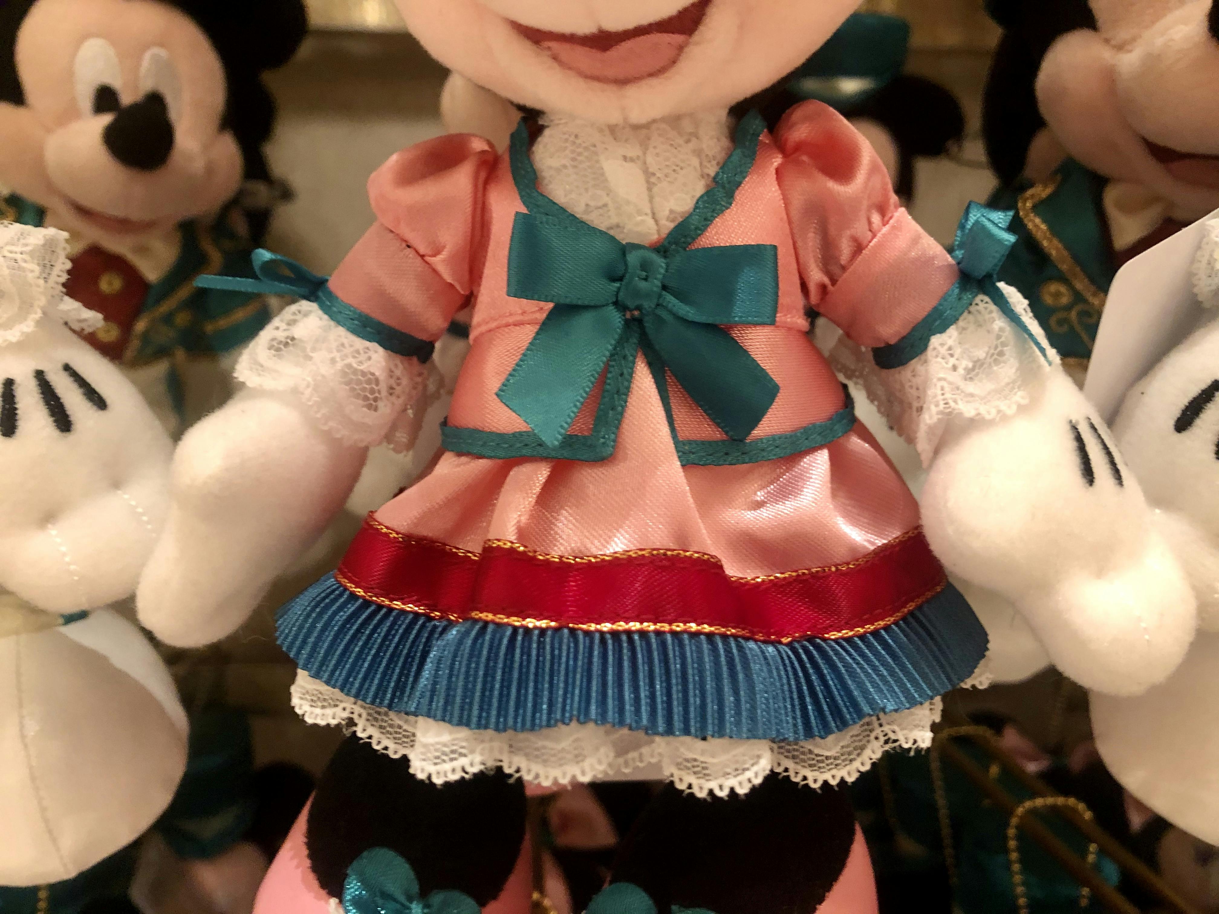 Pre-Order Tokyo Disney Resort 2020 Beauty & The Beast Figure Case Wardrobe 